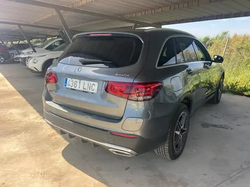 Usado Mercedes GLC300e 306 CV (225 kW) 2021 Gris / plata SUV