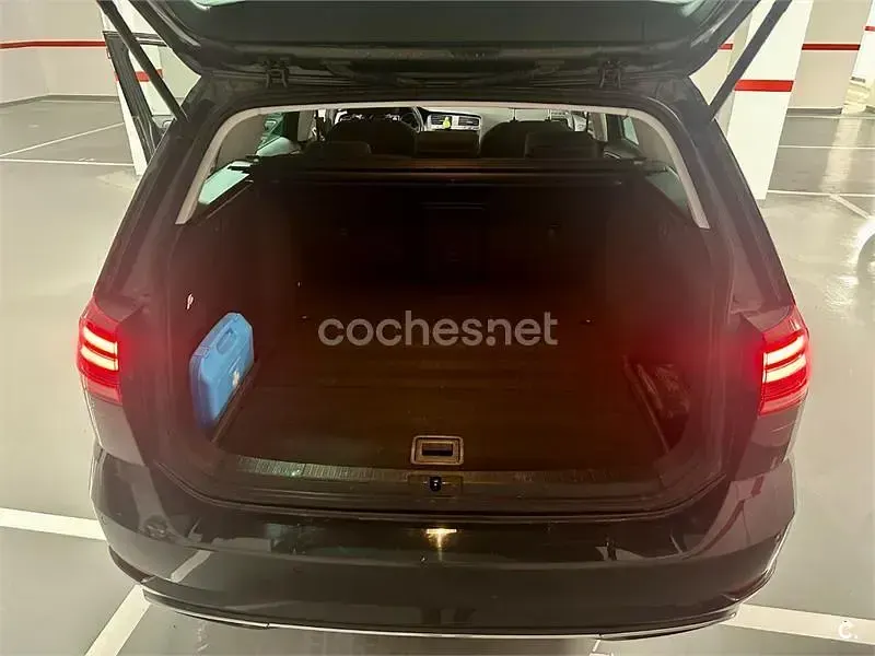 Usado VW Golf VII Advance 115 CV (84 kW) 2019 Gris / plata Familiar