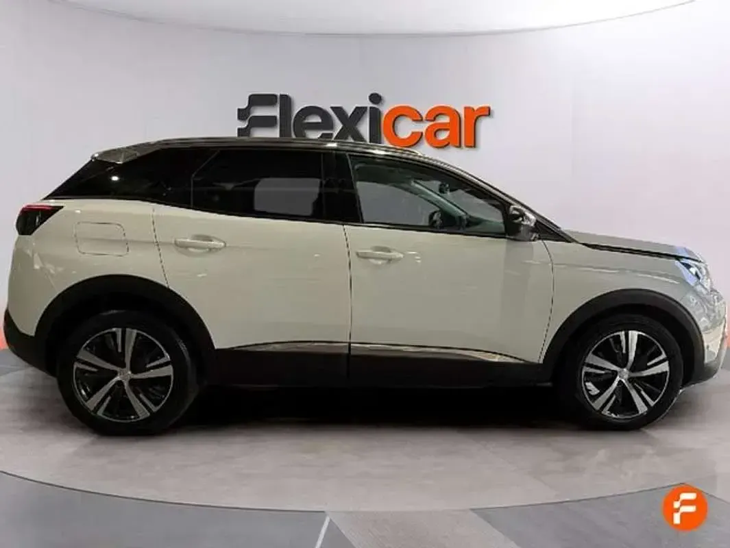 Usado Peugeot 3008 Allure 131 CV (96 kW) 2018 Blanco SUV