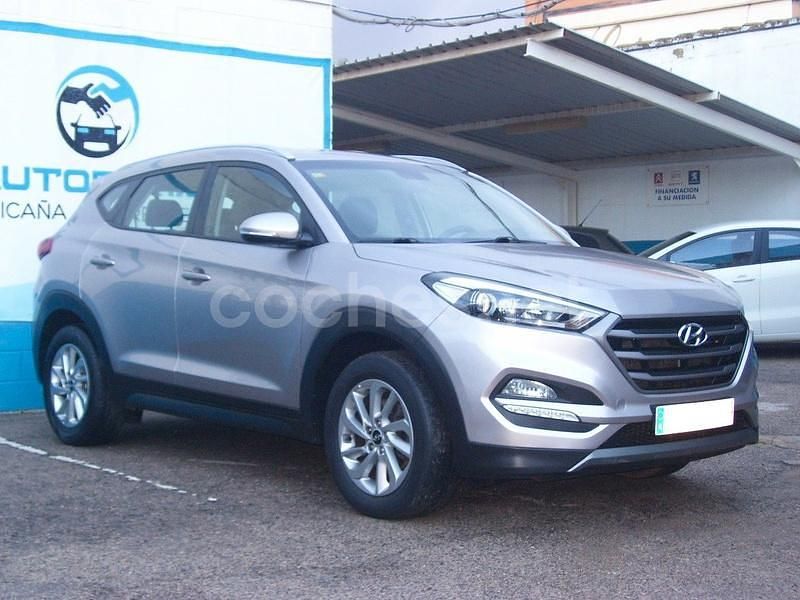 Usado Hyundai Tucson 116 CV (85 kW) 2018 Gris / plata SUV