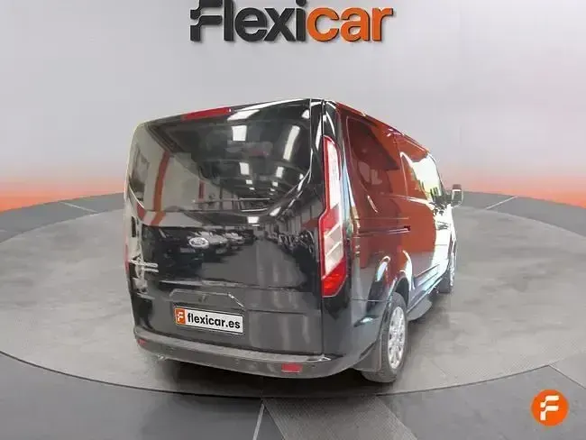Usado Ford Tourneo Custom Titanium 170 CV (125 kW) 2022 Negro Van