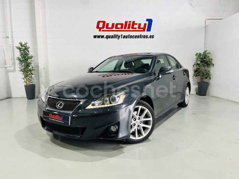 Negro Usado 2011 Lexus IS200d Luxury Line Berlina | 8900 € - Imagen 1/4