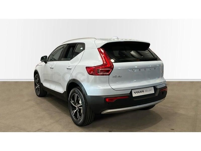 Nuevo Volvo XC40 Core 163 CV (119 kW) 2025 Blanco SUV