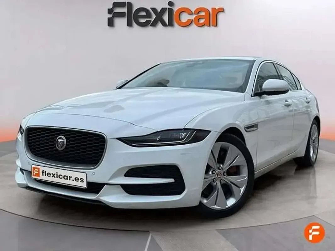 Usado Jaguar XE Portfolio 179 CV (131 kW) 2019 Blanco Berlina