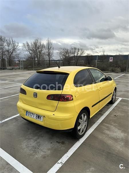 Usado Seat Ibiza Sport 130 CV (95 kW) 2002 Amarillo Berlina