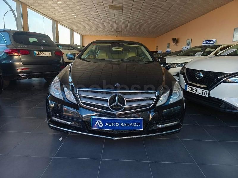 Usado Mercedes E220 Elegance 170 CV (125 kW) 2011 Negro Descapotable