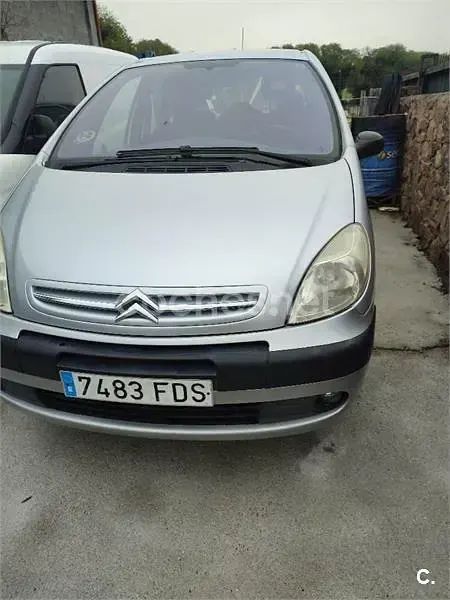 Usado Citroën Xsara Picasso Exclusive 92 CV (67 kW) 2006 Gris / plata Monovolumen