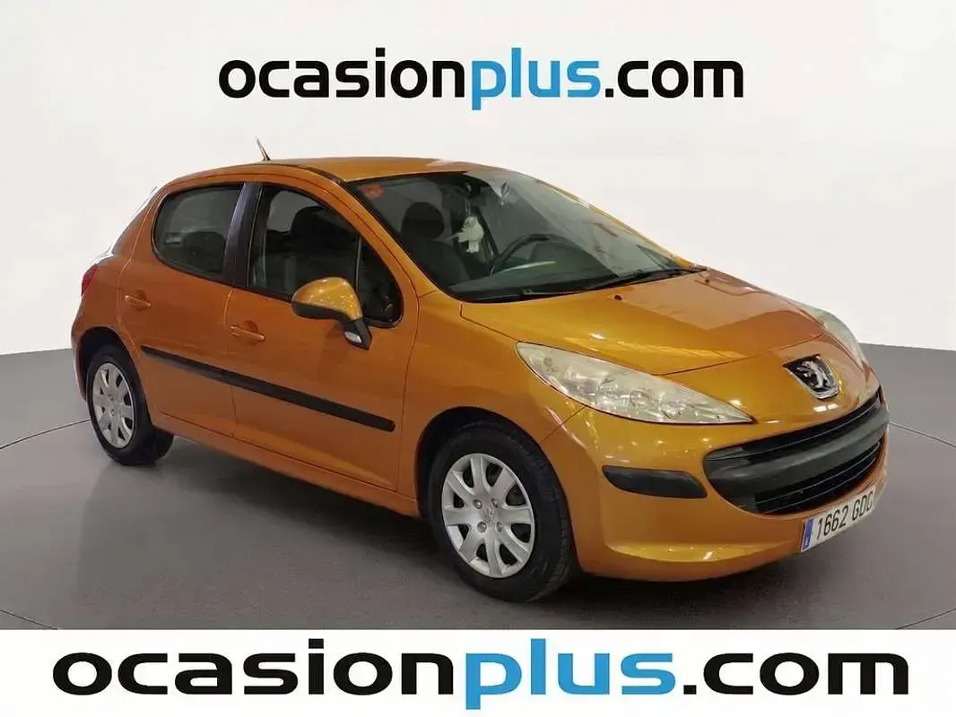Usado Peugeot 207 75 CV (55 kW) 2008 Naranja Utilitario