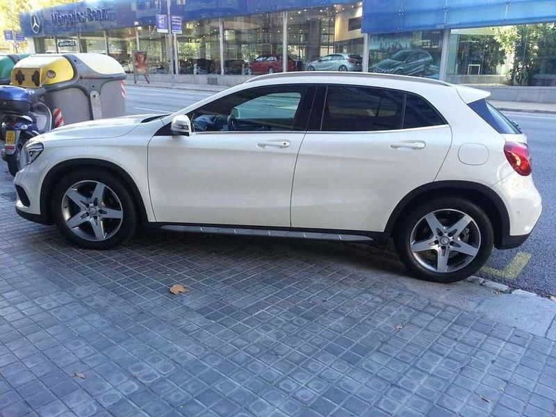 Usado Mercedes GLA200 AMG line 136 CV (100 kW) 2014 Blanco SUV