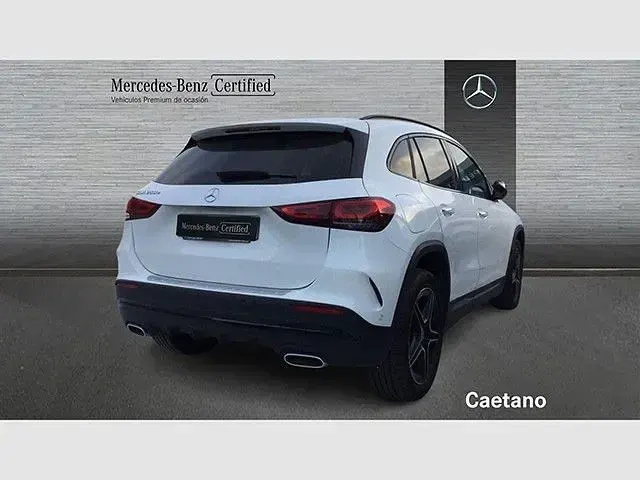Usado Mercedes GLA250 218 CV (160 kW) 2023 Blanco polar SUV