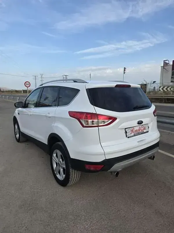 Usado Ford Kuga Titanium S 150 CV (110 kW) 2015 Blanco SUV