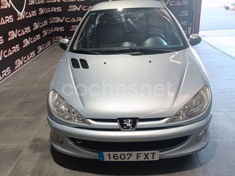 Usado Peugeot 206 70 CV (51 kW) 2007 Azul Berlina