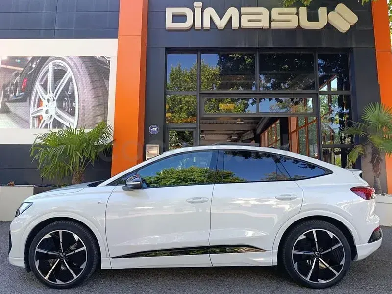 Usado Audi Q4 Sportback e-tron S-Line 250 kW (340 CV) 2024 Eléctrico SUV