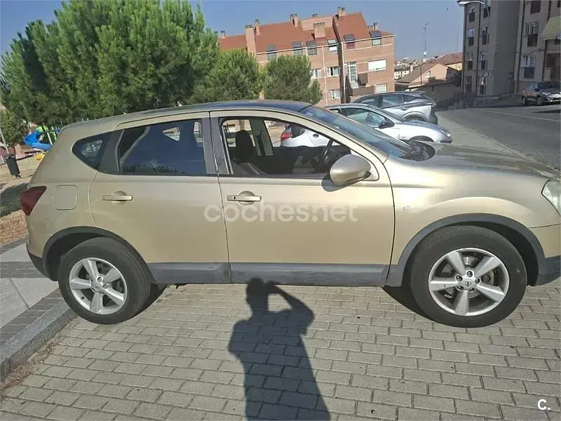 Usado Nissan Qashqai Tekna 140 CV (102 kW) 2007 Beige SUV