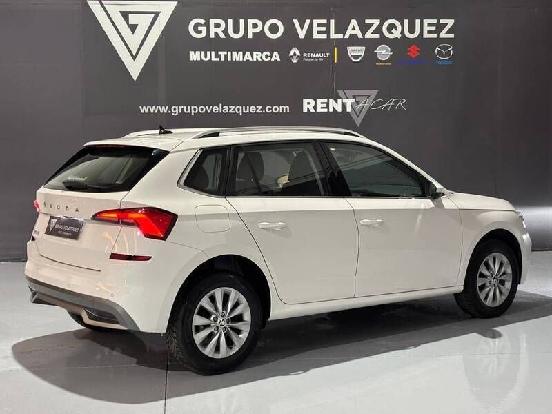 Usado Skoda Kamiq Ambition 110 CV (80 kW) 2021 Blanco SUV