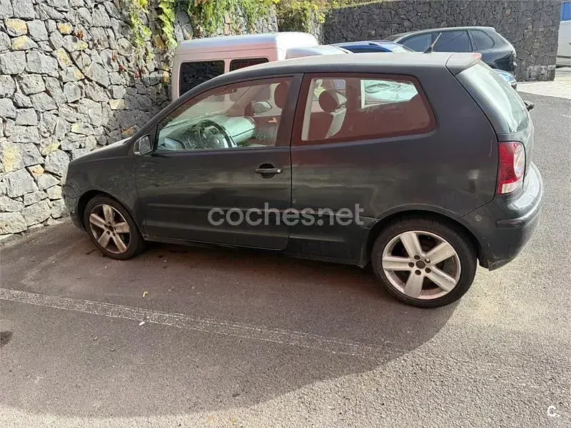 Usado VW Polo Edition 80 CV (58 kW) 2007 Negro Utilitario