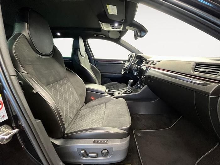 Usado Skoda Superb SportLine 218 CV (160 kW) 2024 Negro Familiar