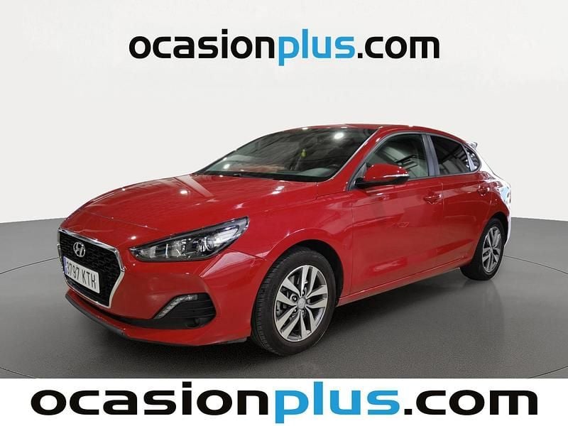 Usado Hyundai i30 120 CV (88 kW) 2019 Rojo Berlina
