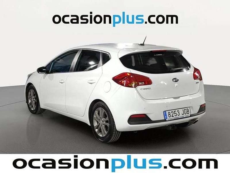 Usado Kia Ceed 128 CV (94 kW) 2015 Blanco Utilitario