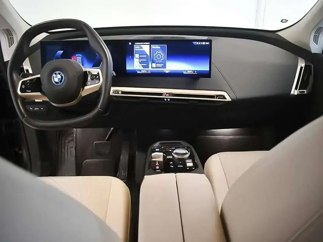 Usado BMW iX 239 kW (326 CV) 2022 Gris SUV