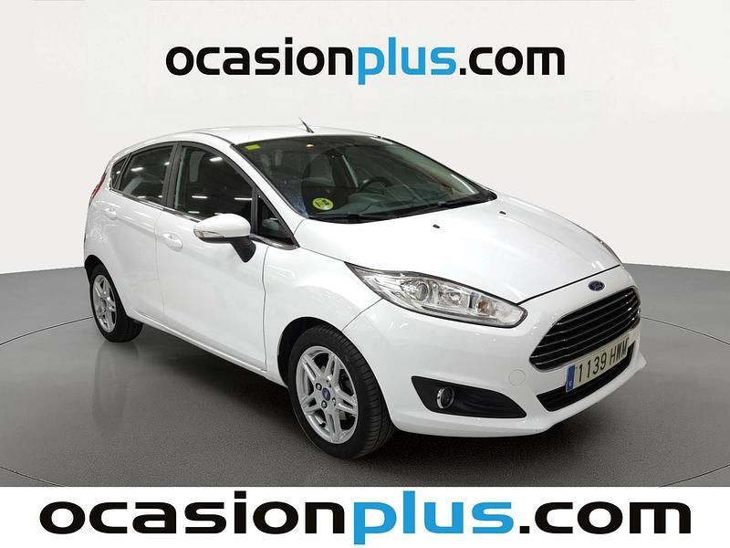 Usado Ford Fiesta Titanium 95 CV (69 kW) 2014 Blanco Utilitario