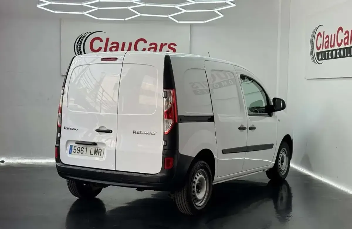 Usado Renault Kangoo 80 CV (58 kW) 2021 Blanco Monovolumen