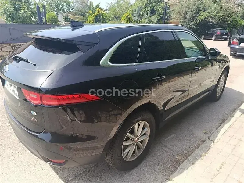 Usado Jaguar F-Pace Prestige 180 CV (132 kW) 2018 Negro SUV