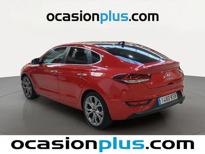 Usado Hyundai i30 Style 140 CV (102 kW) 2018 Rojo Berlina