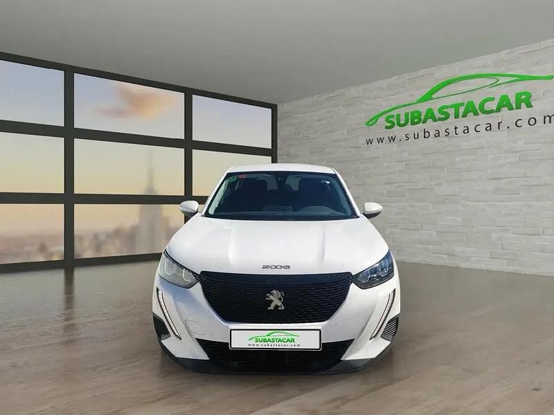 Usado Peugeot 2008 Active 110 CV (80 kW) 2021 Blanco SUV