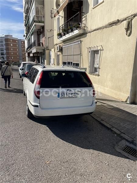 Blanco Usado 2005 Ford Mondeo Trend Familiar | 2450 € (Precio justo) - Imagen 1/2