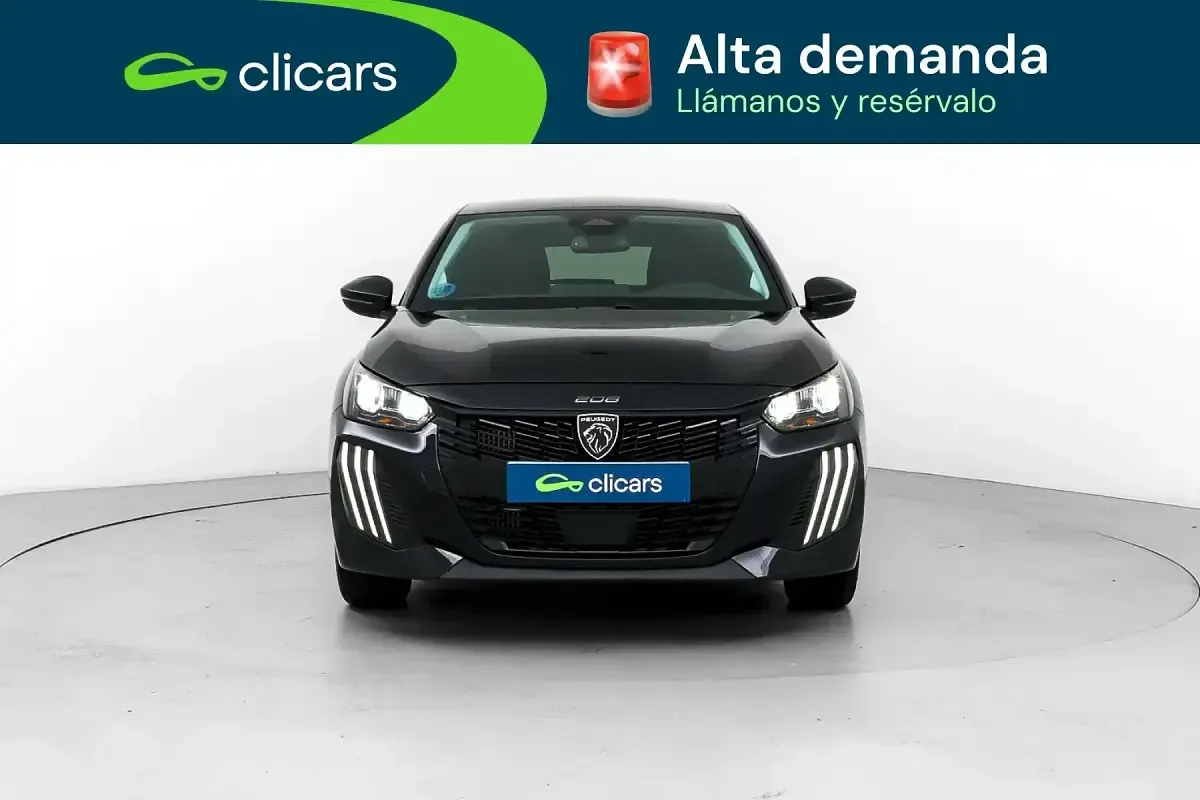 Usado Peugeot 208 Allure 110 CV (80 kW) 2025 Negro Utilitario