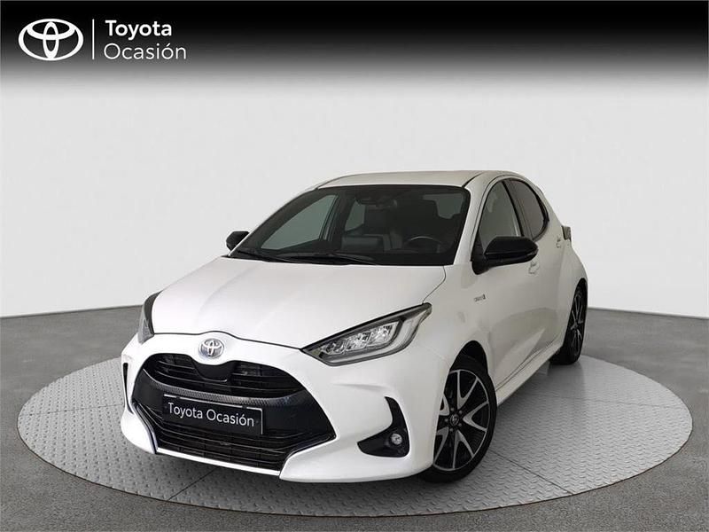 Blanco Usado 2021 Toyota Yaris Hybrid Style Monovolumen | 16.900 € (Buen precio) - Imagen 1/4