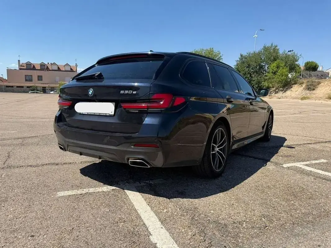 Usado BMW 530e Comfort Edition 292 CV (214 kW) 2021 Negro Familiar