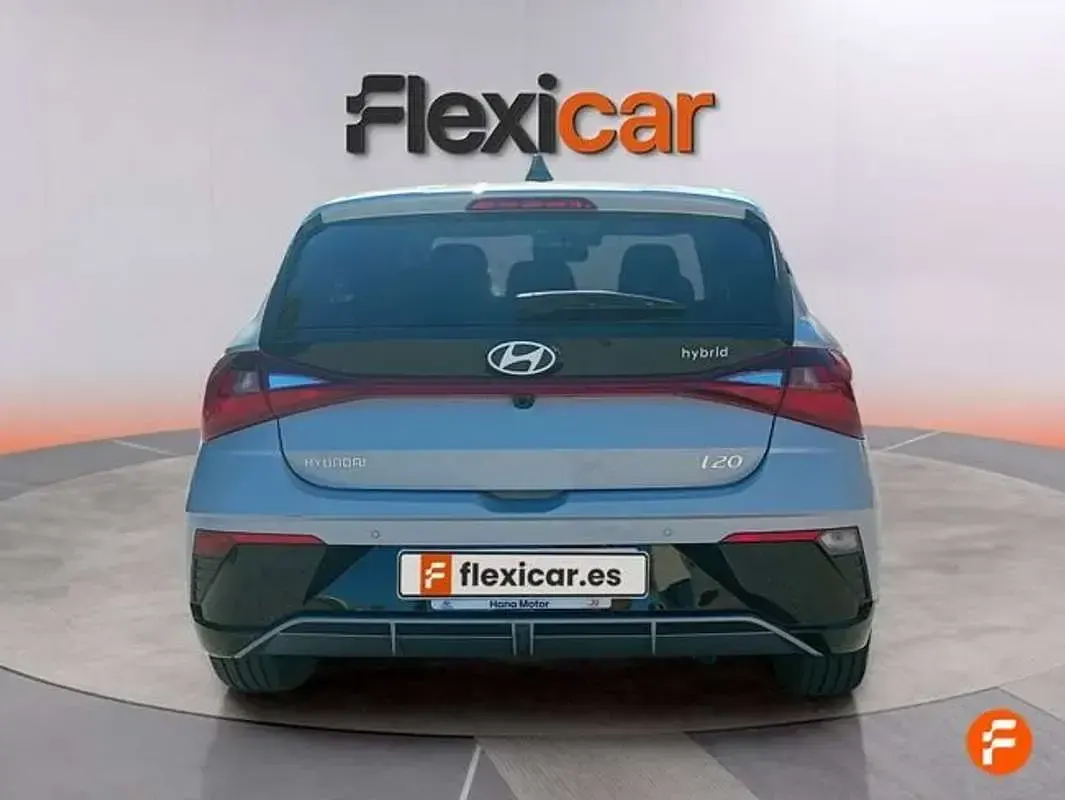 Usado Hyundai i20 101 CV (74 kW) 2025 Gris Utilitario