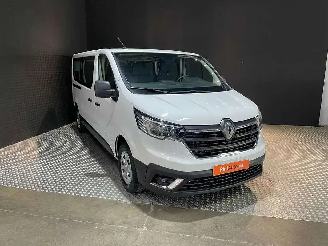 Usado Renault Trafic 109 CV (80 kW) 2023 Blanco Monovolumen