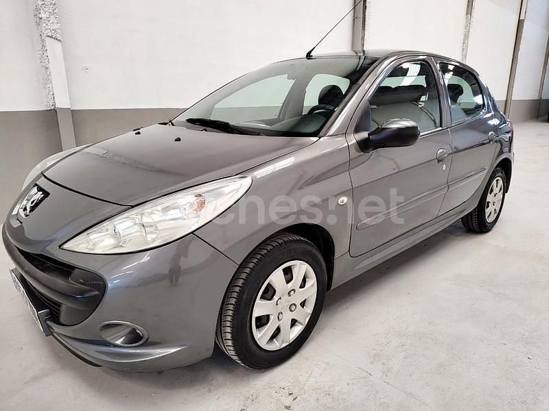 Gris / plata Usado 2011 Peugeot 206+ Utilitario | 4990 € (Precio justo) - Imagen 1/4