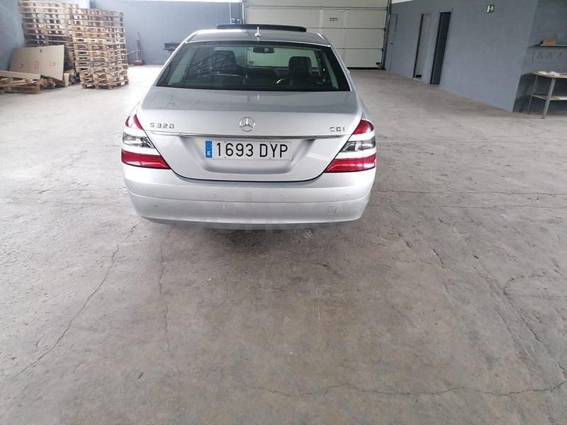 Usado Mercedes S320 204 CV (150 kW) 2006 Gris / plata Berlina