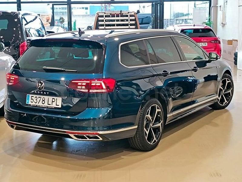 Usado VW Passat R-line 150 CV (110 kW) 2021 Azul Familiar