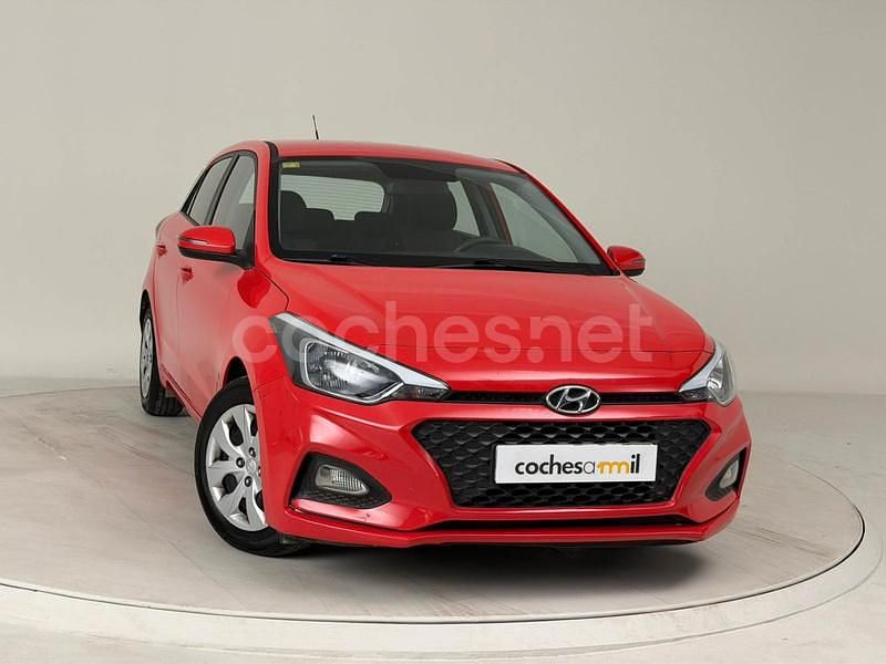 Käytetty Hyundai i20 84 HP (61 kW) 2020 Punainen Sedan