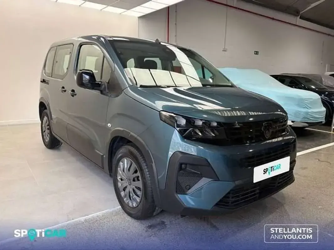 Usado Peugeot Rifter Allure 101 CV (74 kW) 2025 Azul Monovolumen