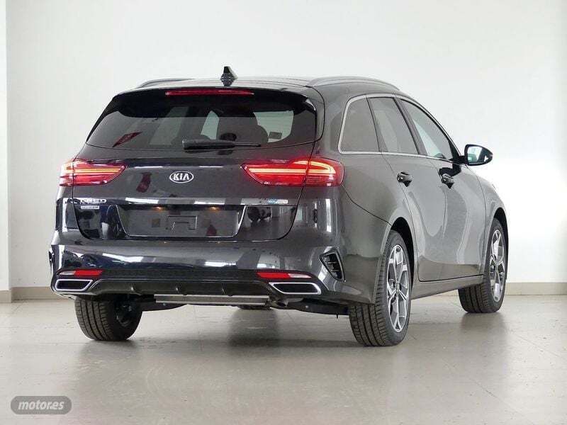 Usado Kia Ceed Sportswagon 141 CV (103 kW) 2022 Negro Familiar