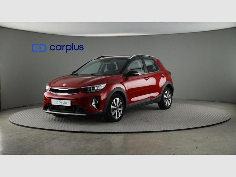 Usado Kia Stonic 120 CV (88 kW) 2021 Signal red (metalizado) SUV