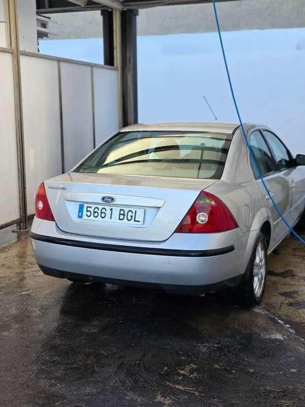 Gris / plata Usado 2001 Ford Mondeo Ghia Berlina | 2999 € - Imagen 1/4