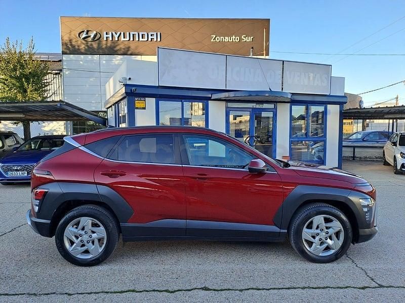 Usado Hyundai Kona 120 CV (88 kW) 2024 Granate SUV