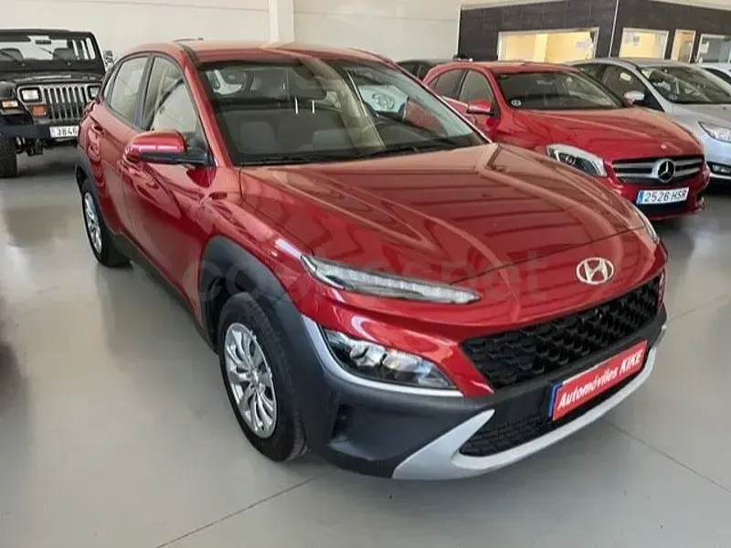 Usado Hyundai Kona 120 CV (88 kW) 2023 Granate SUV