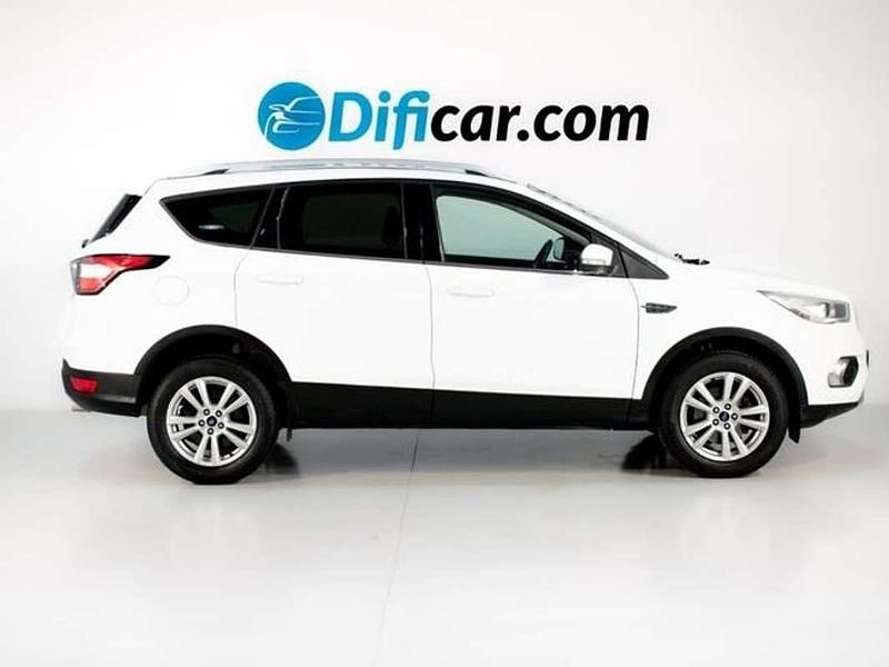 Usado Ford Kuga Trend 120 CV (88 kW) 2019 Blanco SUV