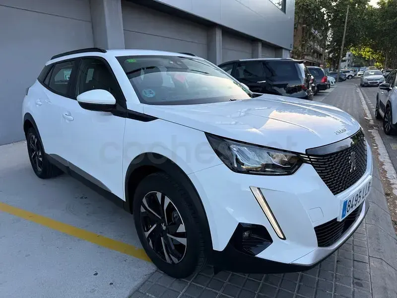 Usado Peugeot 2008 Allure 110 CV (80 kW) 2020 Blanco SUV