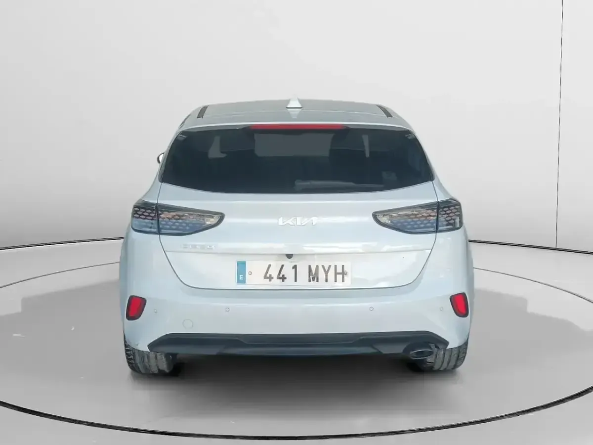 Usado Kia Ceed Edition 7 100 CV (73 kW) 2025 Blanco Utilitario