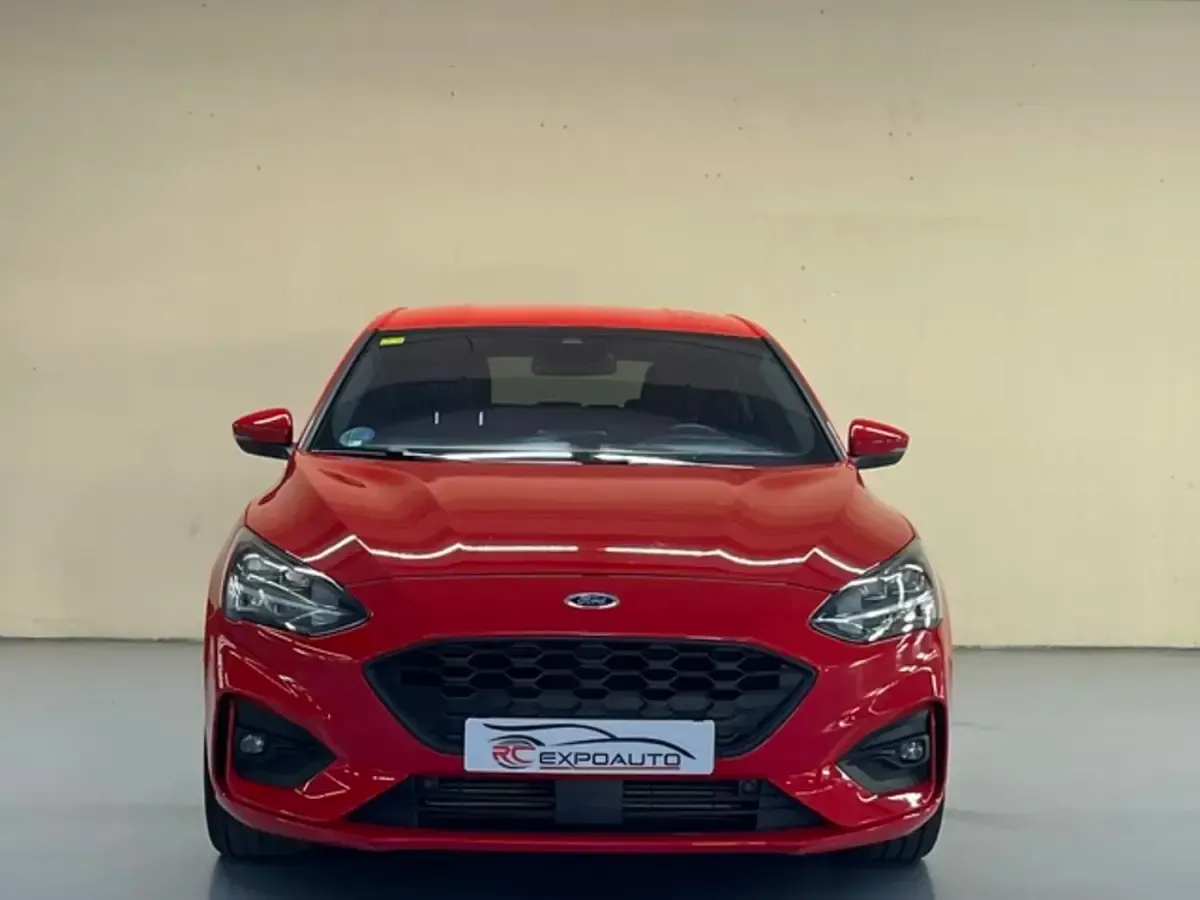 Usado Ford Focus ST-Line 125 CV (91 kW) 2020 Rojo