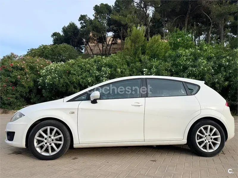 Usado Seat Leon Style 105 CV (77 kW) 2010 Blanco Utilitario